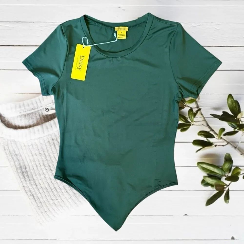 Daisy Olive Green Short Sleeve Bodysuit M NWT Two Snap Closure DB3417 Solid